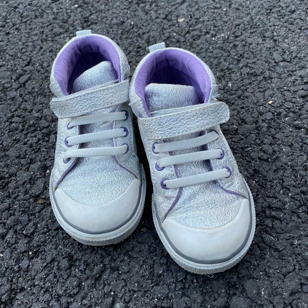 See kai run toddler sneakers size 8